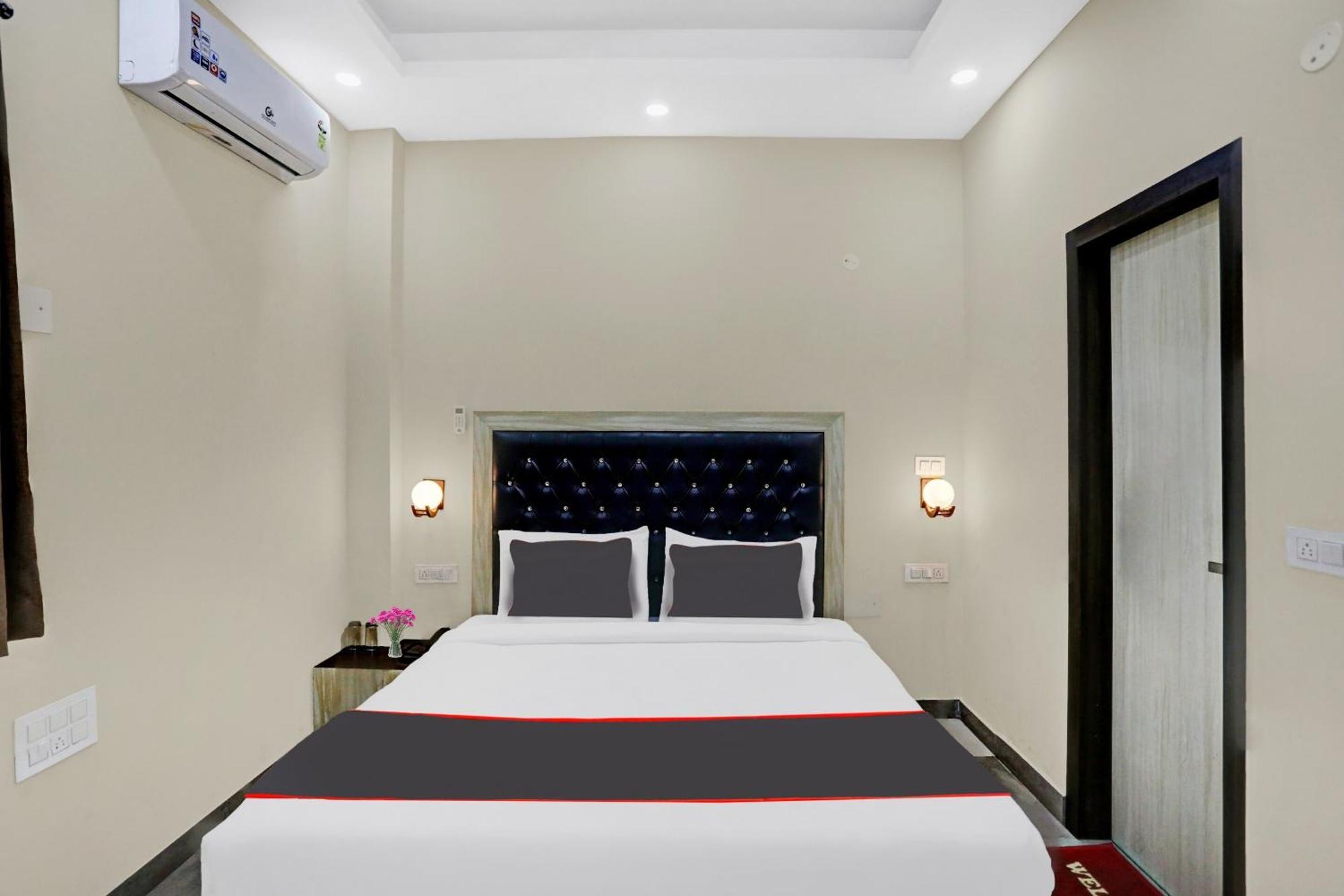 Collection O Metro View Ashok Vihar Near Shalimar Bagh Metro Station Nova Deli Exterior foto